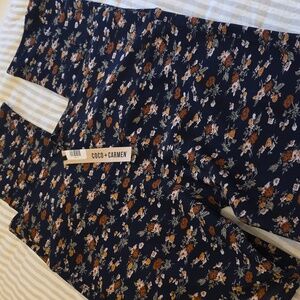 NWT Coco + Carmen Navy Floral Leggings
